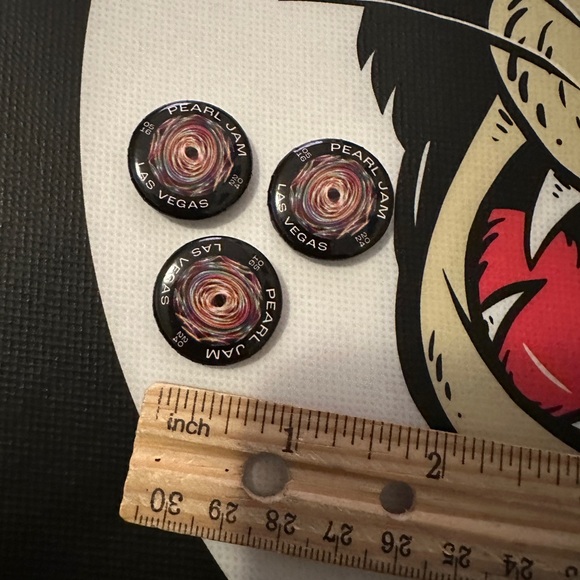 Pearl Jam Pin - Picture 2 of 3